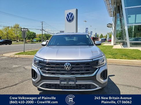 Certified 2024 Volkswagen Atlas Cross Sport SE AWD/4WD image 2