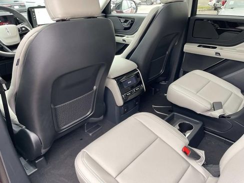 New 2026 Lincoln Aviator AWD image 18