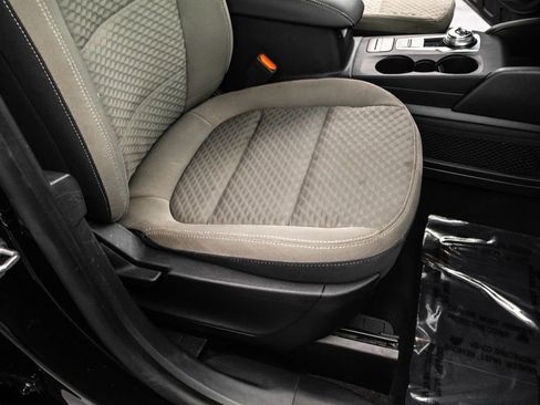 Used 2020 Ford Escape SE image 35