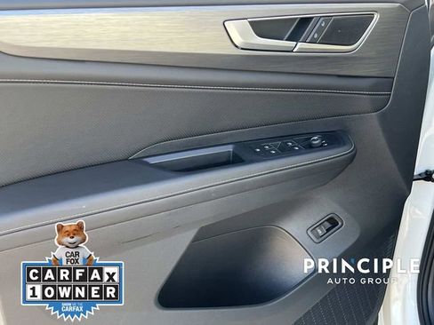 Certified 2025 Volkswagen Atlas Cross Sport SE image 11