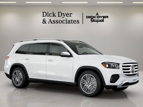Used 2025 Mercedes-Benz GLS 450 4MATIC image 1