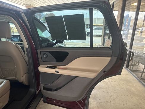 Used 2022 Lincoln Aviator Reserve w/ Equipment Group 201A image 24