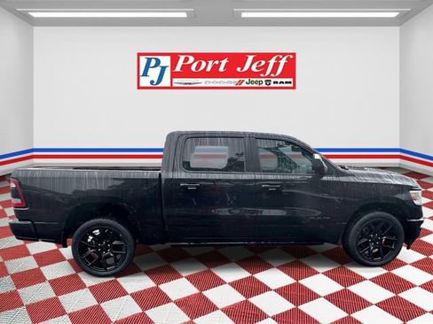 Used 2023 RAM 1500 Laramie AWD/4WD image 3