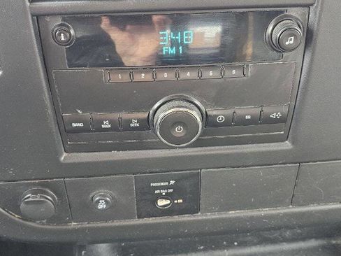 Used 2013 Chevrolet Express 2500 image 8