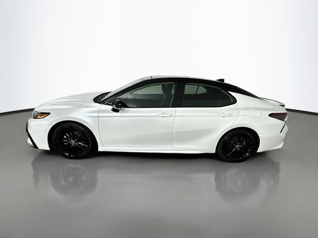 Used 2023 Toyota Camry XSE FWD image 4