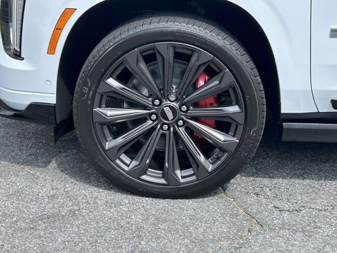 New 2026 Cadillac Escalade ESV V AWD/4WD image 9