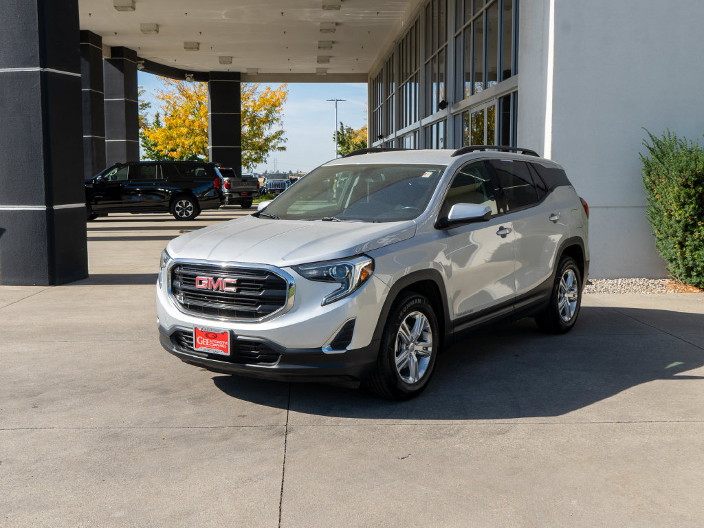Used 2018 GMC Terrain SLE w/ Driver Convenience Package FWD image 3