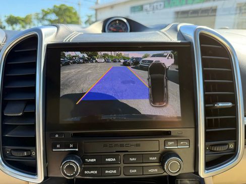 Used 2017 Porsche Cayenne image 23