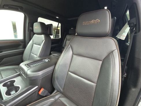 Used 2021 Chevrolet Tahoe High Country w/ Premium Package image 26