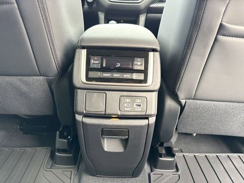 New 2026 Subaru Ascent Premium image 25