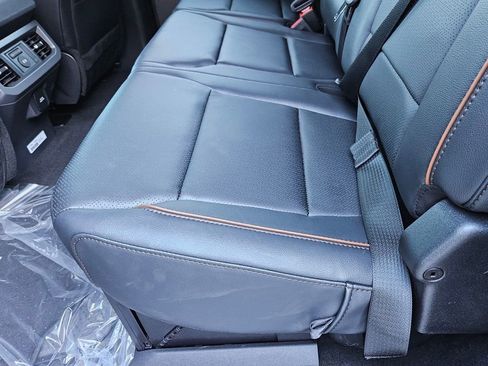 New 2026 Ford F350 Lariat w/ Black Appearance Package image 27