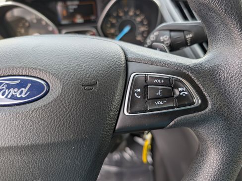 Used 2017 Ford Escape SE image 17