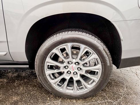 Used 2025 GMC Yukon XL Denali w/ Sun & Power Step Package image 15