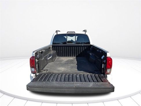 Used 2022 Toyota Tacoma SR image 8