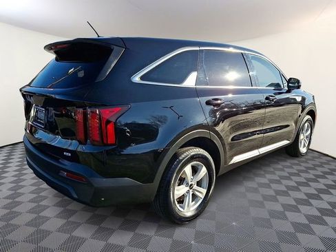 Used 2023 Kia Sorento LX AWD/4WD image 6