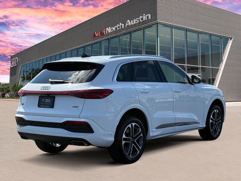 Used 2025 Audi Q5 Premium Plus w/ Premium Plus AWD/4WD image 6