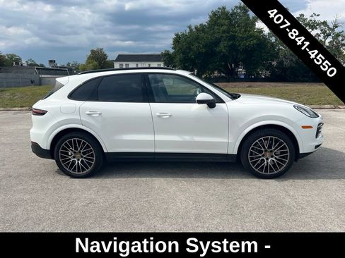 Used 2023 Porsche Cayenne Platinum Edition AWD/4WD image 2