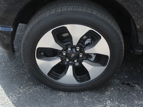 Used 2023 Ford F150 Lightning Platinum AWD/4WD image 2