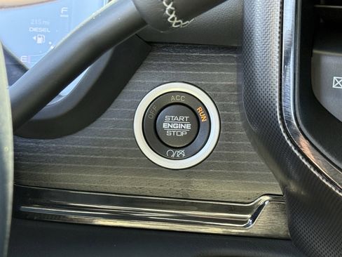 Used 2024 RAM 2500 Limited image 24