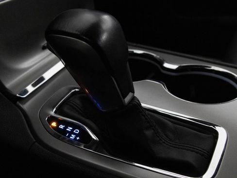 Used 2022 Jeep Grand Cherokee Limited image 25