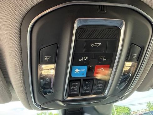 Used 2023 Jeep Grand Cherokee 30th Anniversary AWD/4WD image 30