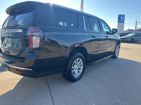 Used 2023 Chevrolet Suburban LT image 17