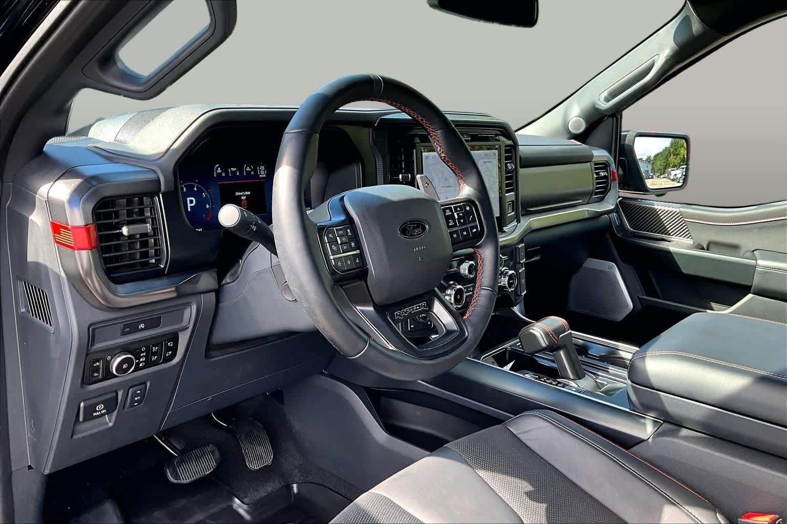 Used 2025 Ford F150 Raptor AWD/4WD image 16