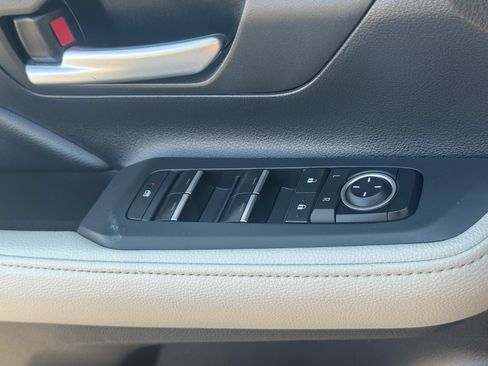 Used 2025 Toyota Grand Highlander AWD image 32