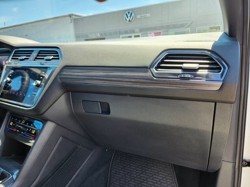 Certified 2024 Volkswagen Tiguan SEL R-Line AWD/4WD image 16