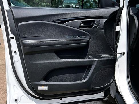 Used 2023 Honda Passport Elite image 22