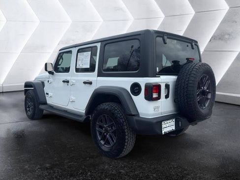 Used 2024 Jeep Wrangler Sport S image 5