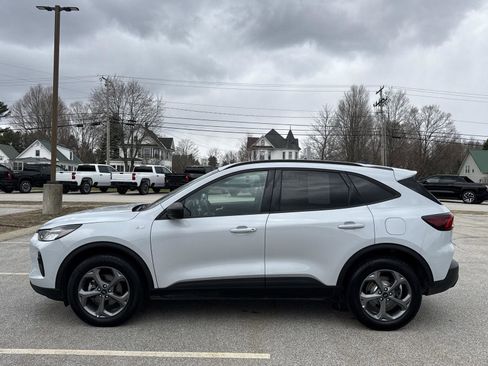 Used 2025 Ford Escape ST-Line AWD/4WD image 3
