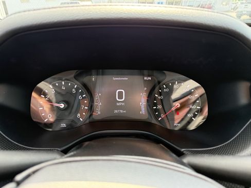Used 2025 Jeep Compass Latitude w/ Convenience Group AWD/4WD image 22