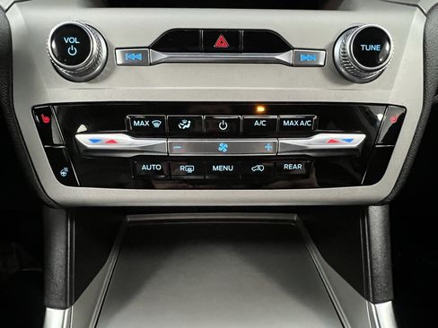 Used 2024 Ford Explorer XLT w/ Equipment Group 202A image 44