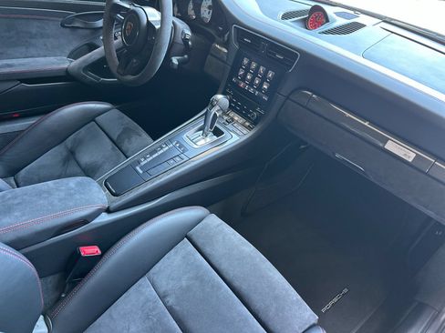 Used 2018 Porsche 911 GT2 RS RWD image 16