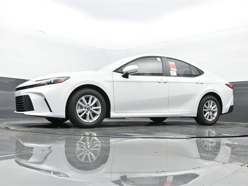 New 2026 Toyota Camry LE image 25