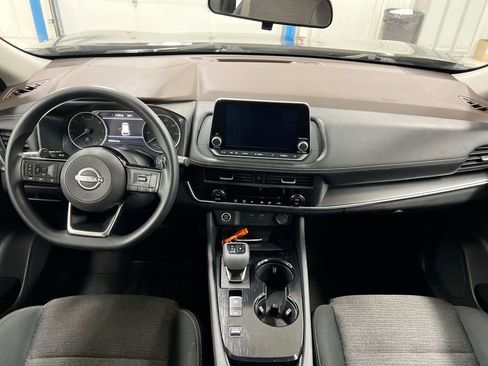 Used 2023 Nissan Rogue SV image 10