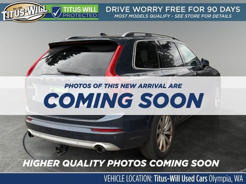 Used 2018 Volvo XC90 T5 Momentum w/ Convenience Package AWD/4WD image 4