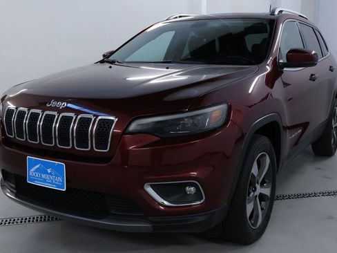 Used 2019 Jeep Cherokee Limited w/ Luxury Group image 3