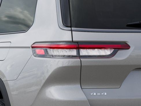New 2026 Jeep Grand Cherokee L Limited AWD/4WD image 9