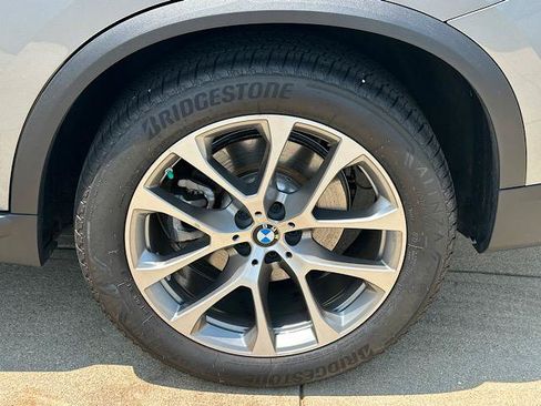 Used 2025 BMW X5 xDrive40i w/ Climate Comfort Package AWD/4WD image 32