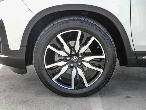 Used 2020 Honda Pilot Touring image 10