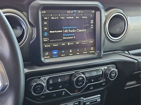 Used 2023 Jeep Wrangler Unlimited Rubicon 4xe w/ Cold Weather Group AWD/4WD image 15