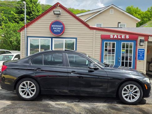 Used 2017 BMW 320i xDrive Sedan AWD/4WD image 5