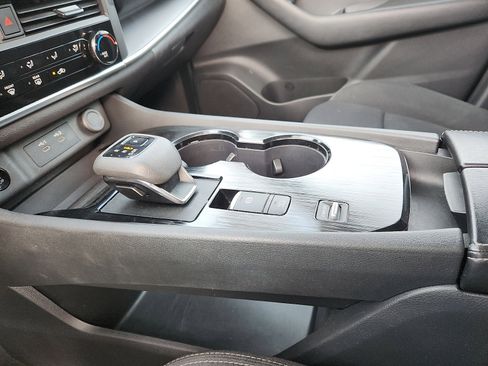 Used 2024 Nissan Rogue S image 20