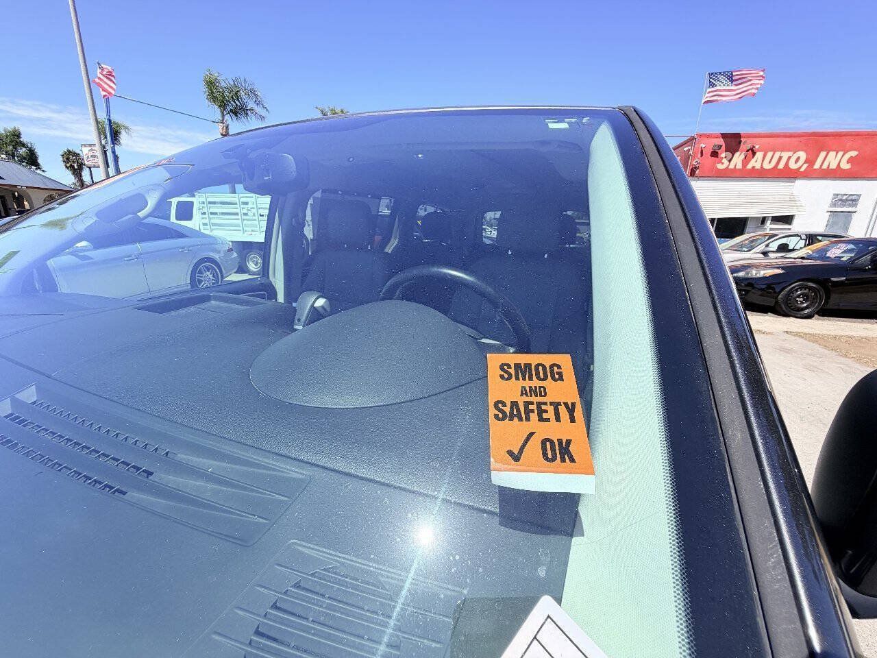 Used 2011 Volkswagen Routan SE FWD image 10