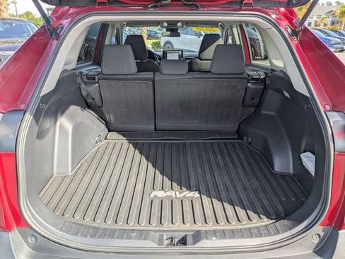Used 2020 Toyota RAV4 LE FWD image 12