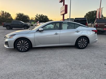 Used 2023 Nissan Altima 2.5 SV
