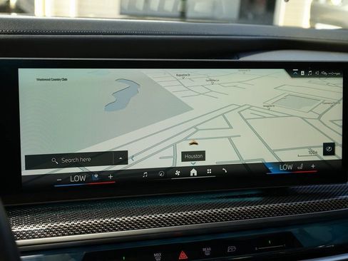 Used 2023 BMW 740i image 18