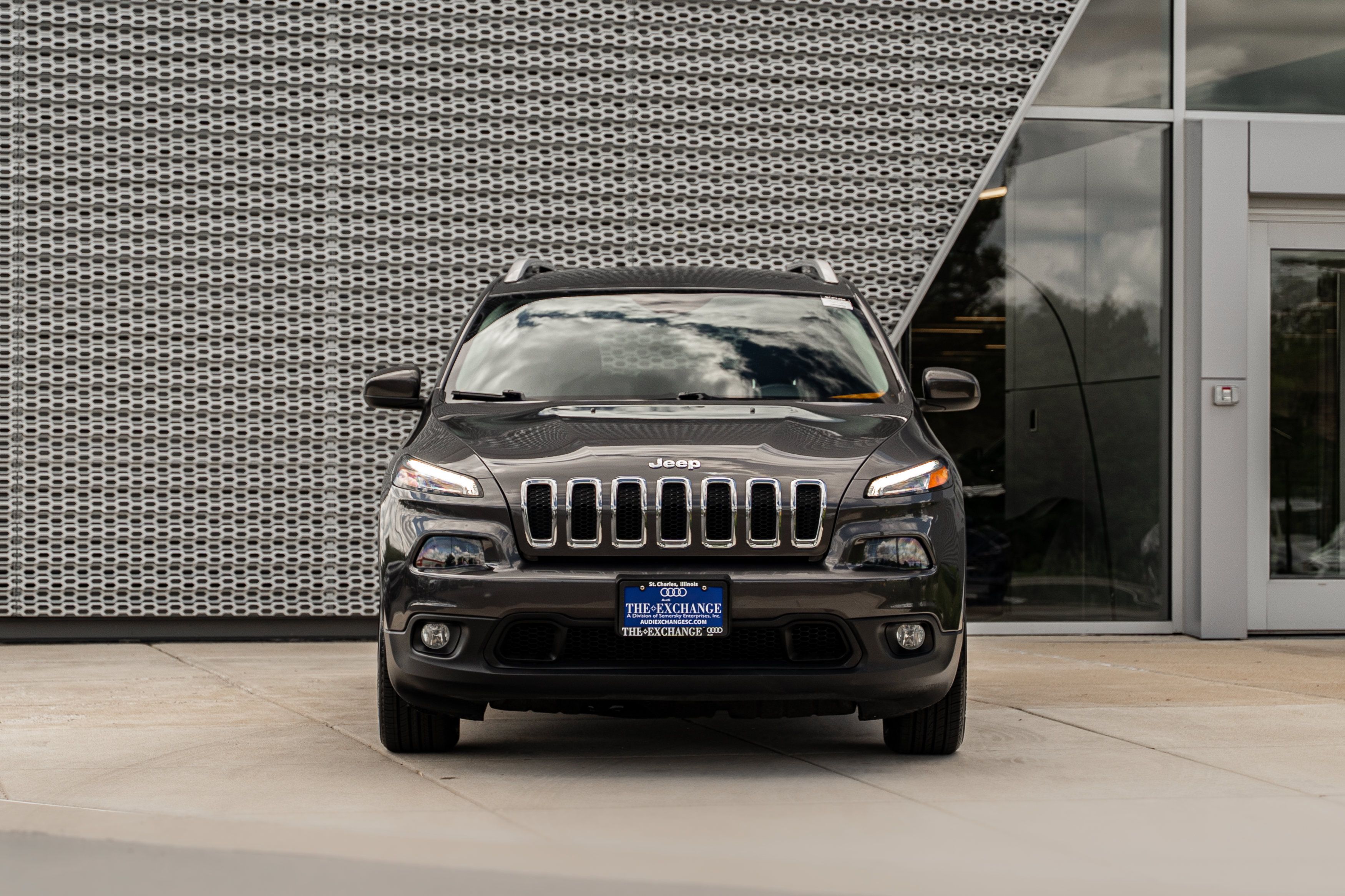 Used 2016 Jeep Cherokee Latitude w/ Cold Weather Group FWD image 30